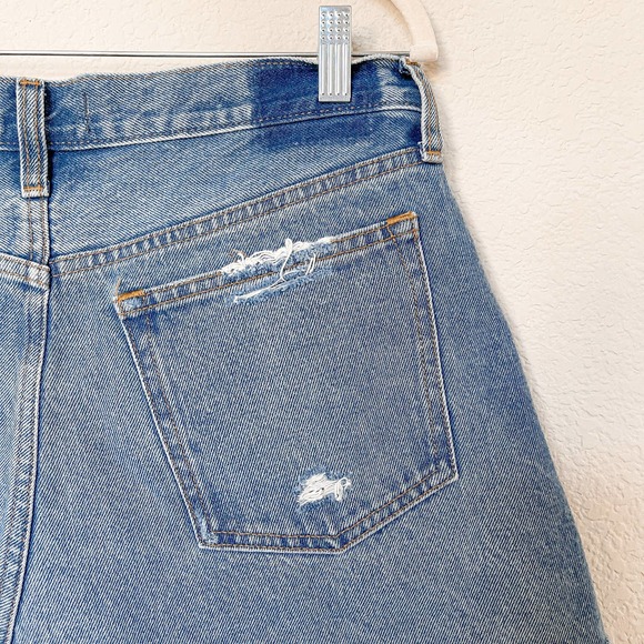 Abercrombie & Fitch Boyfriend Mid Rise Distressed Denim Shorts Size 29/8 - Picture 8 of 10